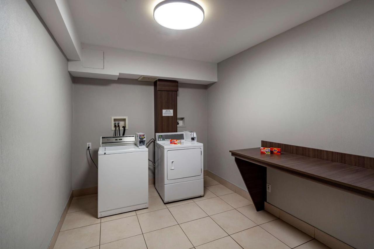Best Western Plus West Edmonton Esterno foto